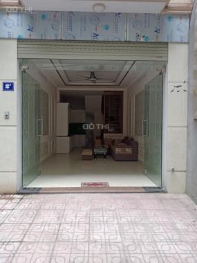 Bán nhà Kim Đồng, ô tô đỗ cửa, nhà có vỉa hè, giá 5.6 tỷ, 0986034914