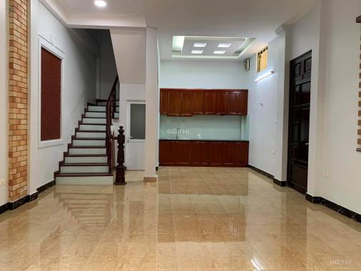 Bán nhà phố vip Nguyễn Thị Định, ô tô vào nhà, kinh doanh cực tốt 42m2, MT 5m. Giá cực tốt