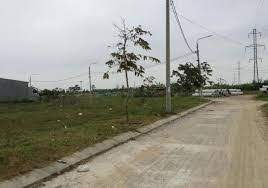 Bán cắt lỗ lô kề góc đất mặt tiền đường Quốc Lộ, đối diện cây xăng Petrolimex ngay trung tâm thị tt