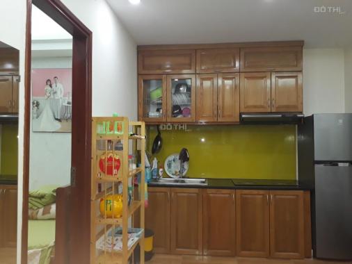 Bán căn hộ chung cư tại phố Trần Cung, diện tích 50m2, giá 900tr đầy đủ đồ