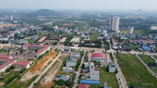 Đất tái định cư Phú Cát, sổ 76m2 giá 1.5 tỷ, hướng Đông Nam đường 13m vào khu công nghệ cao