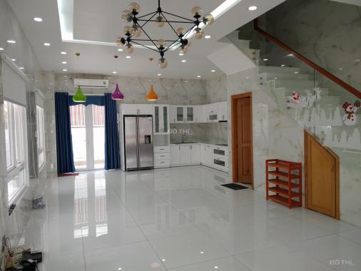 Nhà nội thất cơ bản khu Mega Ruby Khang Điền - tiện ở hoặc làm văn phòng - hồ bơi + gym + mini mart