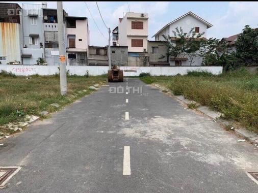 Bán lô đất 100m2 Nguyễn Duy Trinh, Bình Trưng Đông, Q2 cạnh 3 tòa chung cư, có thể KD