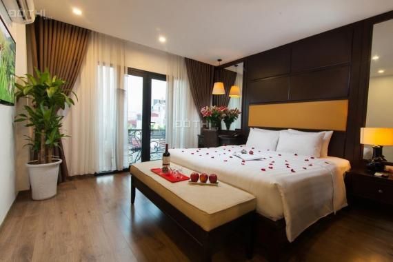 Bán khách sạn Quận Hoàn Kiếm, đắc địa, doanh thu cao, LH Đạt 86