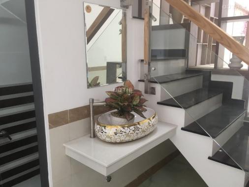 Bán nhà liền kề cực đẹp, vị trí đẹp KĐT TM Phú Hồng Thịnh 8, giá tốt