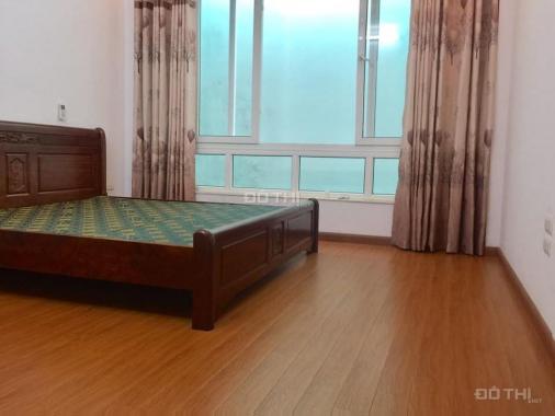 Bán nhà phố Hoàng Văn Thái, Quận Thanh Xuân, phân lô, gần ô tô, 32 m2, 3,45 tỷ. LH: 0975212347