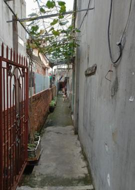 Bán gấp căn nhà 2 mặt tiền đường Huỳnh Dân Sanh DT 200m2, ngay ngã tư chợ Tam Hiệp