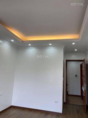 Bán nhà Hoàng Đạo Thành, 60m2 * 6 tầng, MT 6.5m, lô góc, ô tô tránh, kinh doanh, giá 6.35 tỷ