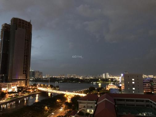 Bán căn hộ 2PN view Sông tại Saigon Royal Quận 4, giá 6.9 tỷ, diện tích 73m2