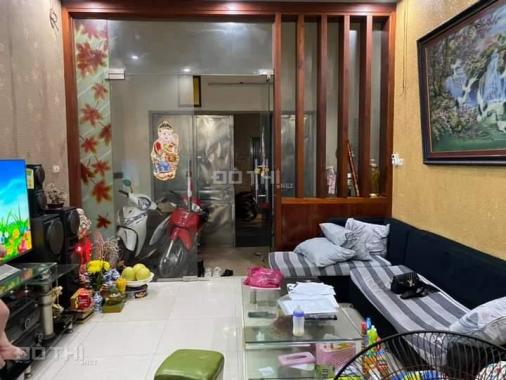 Bán nhà chợ Ngọc Hồi, ô tô, kinh doanh đỉnh, 50m2, giá 3.4 tỷ. LH Minh 0936419288