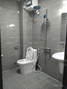 Nhà đẹp, gần phố Thiên Hiền, 35m2 x 5 tầng, giá chỉ 2 tỷ 5 (có thương lượng)