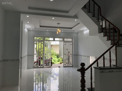 Nhà phố 1 trệt, 1 lầu, DTSD 80m2, 2 phòng ngủ, 2WC Nguyễn Văn Bứa 860tr/căn giá thật 100%