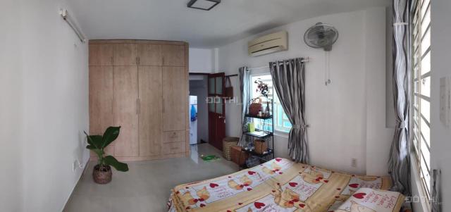 Cần bán gấp nhà HXH Huỳnh Văn Bánh, Phú Nhuận, 1 trệt, 2 lầu. 40m2
