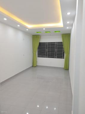 Cần bán gấp nhà Ngọc Khánh, 33m2*4T, ngõ thông, 2 mặt thoáng, nội thất đẹp, KD tốt, nhỉnh 3 tỷ