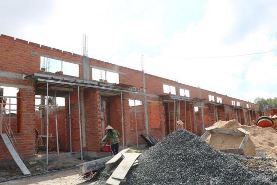 Bán nhà giá rẻ 1 trệt 1 lửng đang xây trong KCN Minh Hưng 3 700 tr/căn