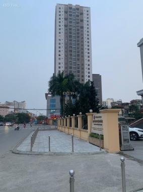 Bán căn hộ tòa nhà Lâm Viên, nội thất cơ bản, giá tốt ở Hà Nội
