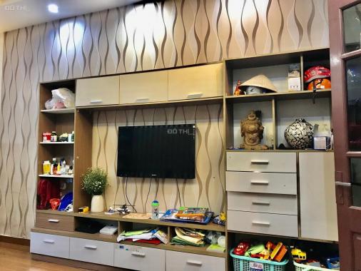 Bán nhà trong ngày Cầu Lủ, Hoàng Mai, 42m2 sổ riêng, ở ngay, 2 tỷ hơn