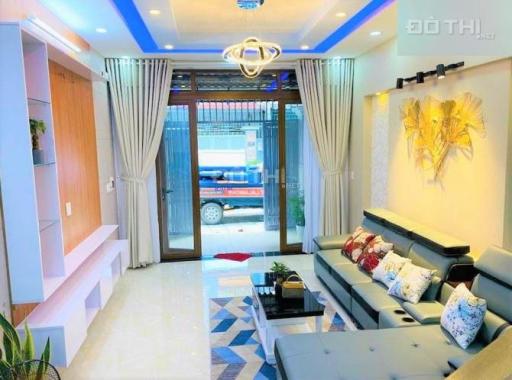 Nhà sổ hồng đầy đủ 3 phòng ngủ, 4wc hẻm xe hơi quay đầu gần chợ