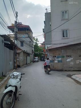 Bán đất mặt phố Gia Quất, quận Long Biên, sầm uất người đi người lại