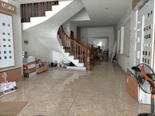 Cần cho thuê phòng rộng 35m2 mới sạch sẽ ưu tiên làm văn phòng tại KĐT Văn Phú