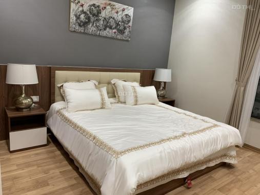 Cần tài chính bán gấp căn hộ 2PN, 82m2 hướng Đông Nam dự án Golden Park, full nội thất cao cấp