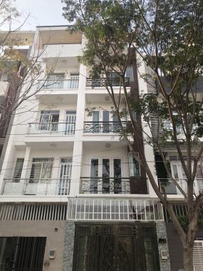 Cho thuê nhà làm căn hộ dịch vụ 8 phòng - Giá 32 triệu/th, gần cầu Sài Gòn