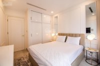 Chính chủ cho thuê căn hộ Vinhomes Golden River Ba Son 2 phòng ngủ, diện tích 80m2, giá 18tr/tháng