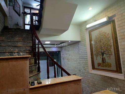 Cần bán gấp nhà chính chủ phố Nguyễn Lương Bằng, Đống Đa, để lại toàn bộ nội thất, DT 45m2 * 5 tầng