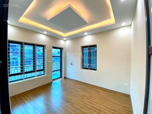 Bán nhà rất đẹp Tôn Thất Tùng 48m2, giá 5,7 tỷ, 5 tầng, ô tô đỗ, 5 mét ra mặt phố