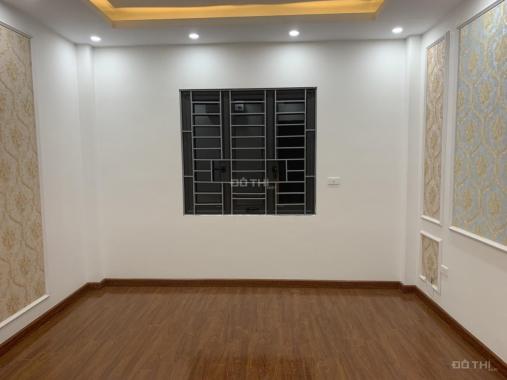 Giảm giá bán gấp nhà Nguyễn Chí Thanh - Đường Láng, Đống Đa. DT 36m2 x 5 tầng, giá 3.85 tỷ