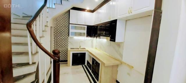 Nhà mặt ngõ Thái Thịnh 40m2 5 tầng nhỉnh 3 tỷ