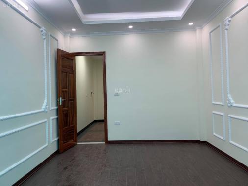 Bán gấp nhà đường Láng - Đống Đa, 36m2*5 tầng - lô góc 3 bước ra MP, chỉ 3 tỷ hơn