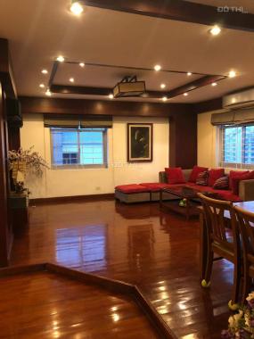 Bán căn hộ 3 ngủ 3 mặt thoáng đẹp nhất chung cư OCT1 Bắc Linh Đàm full nội thất gỗ sang trọng