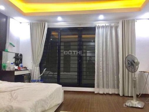 Bán nhà phố Chùa Láng, quận Đống Đa, 40m2 x 5T, MT 5m, lô góc 3.6 tỷ