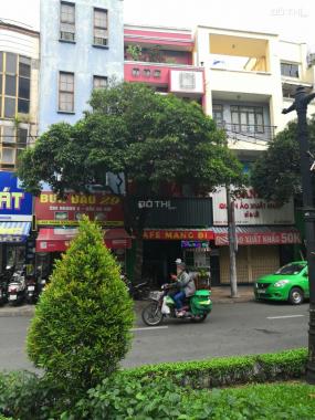 Chính chủ cần bán nhà 1 trệt 3 lầu mặt tiền trung tâm Phú Nhuận, HCM, giá cực tốt