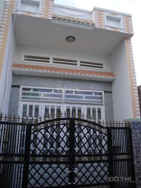 Bán nhà 1 lầu 2PN, 1WC, cho gia đình nhỏ ngay KCN Minh Hưng 3, giá 680tr, SHR, DTSD 105m2