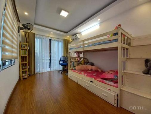 Nhà đẹp, phố thông, oto đỗ cửa, kinh doanh tốt 45M2, 5T, 4,2 tỷ