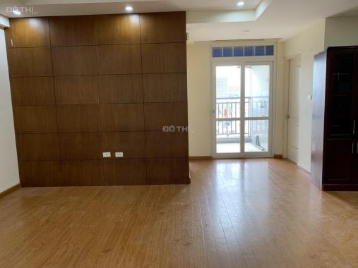 Chính chủ bán căn hộ 76m2 chung cư B4 Kim Liên, Phạm Ngọc Thạch, nhà đẹp 2PN, 2VS, 40tr/m2