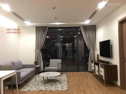 Chính chủ cho thuê căn hộ ở Vinhomes Metropolis, căn 2 ngủ, 82m2 tòa M2, Lh 0974429283