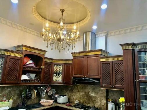 Bán villa mặt tiền đường số 19 full nội thất đối diện Mercedes Quang Trung