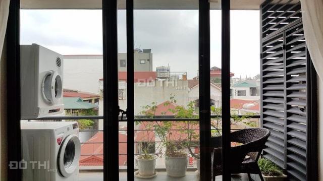 (ID: 765) cho thuê căn hộ dịch vụ tại Văn Cao, Ba Đình, 70m2, 1PN, ban công, đầy đủ nội thất