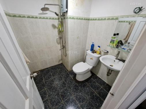 Bán căn 63m2 2PN - 1WC lầu cao ngay giếng trời thoáng mát SHCC giá chốt 2.1 tỷ