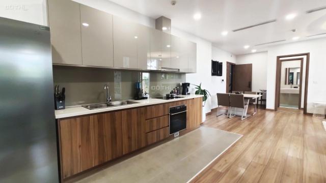 Bán gấp căn hộ chung cư Q7 TP HCM mới nhận nhà, giá 3,7 tỷ, 70m2, full nội thất xịn, LH 0902830082
