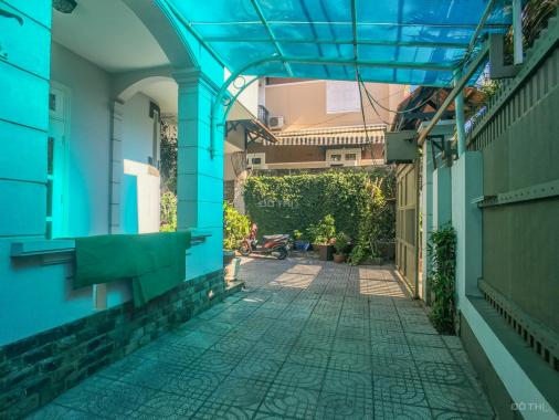 Biệt thự khu Compound Thảo Điền Quận 2 bán có 240m2 diện tích 4PN