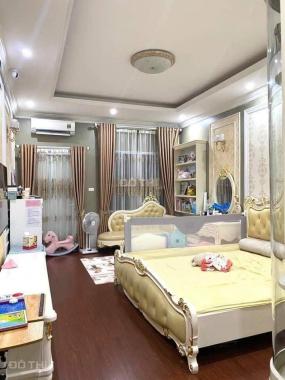 Cần bán gấp phố Hào Nam, 62m2x5T, MT: 4.5m, thang máy, ô tô, kinh doanh, chỉ 12.7 tỷ. LH 0972562305