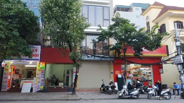 Cần bán nhanh nhà mặt phố Mai Dịch đang kinh doanh hàng ăn 60m2 x 4 tầng. 12 tỷ