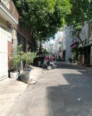 Tân Bình, HXT tránh nhau kinh doanh đường Nguyễn Thái Bình, P12
