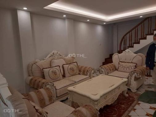 Cần bán gấp nhà phố Xã Đàn, Q. Đống Đa, 53m2, 5 tầng, kinh doanh, ô tô vào nhà, giá 8,3 tỷ