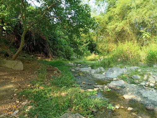 Bán 1800m2 đất, bán suối, view núi. Tại Phú Mãn, Quốc Oai