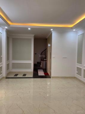 Bán nhà khu phân lô Hoàng Quốc Việt, Cầu Giấy, 60m2 x 6T. MT gần 5m, giá 12.49 tỷ